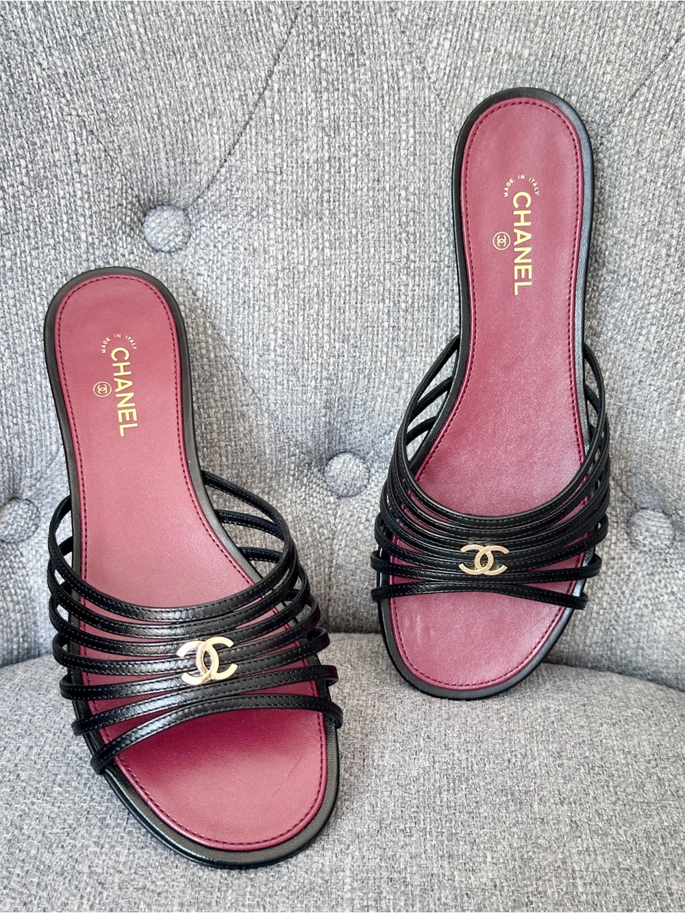 NEW CHANEL BLAZY Black strappy Leather GOLD CC FLIP FLOP Slides Flat Sandals 37C - Picture 4 of 15